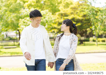 happy couple portrait happy couple portrait 102449675