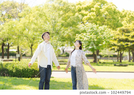 happy couple portrait happy couple portrait 102449794