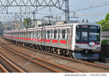 Tokyu 5050 series 4000 series 4106F Toyoko Line Tamagawa HM connecting Sotetsu and Tokyu lines at Shin-Yokohama, with decoration 102451349