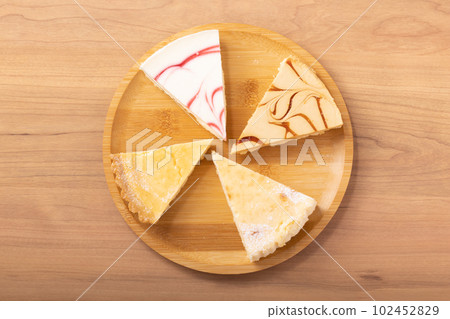4 types of cheesecake 102452829