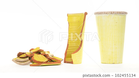 Broken and intact green vase, isolated on white 102455134