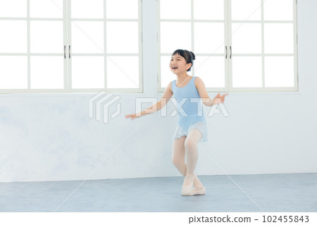 Kids ballet class Kids ballet class 102455843