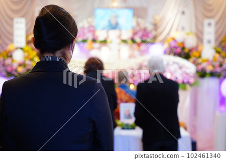 Ceremony lady Ceremony lady 102461340