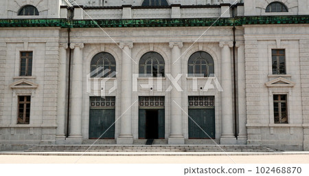 歷史悠久的西方建築校舍立面 102468870