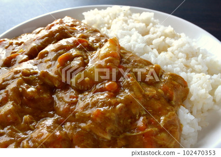 Curry rice with melted ingredients Curry rice with most of the ingredients melted 除了土豆 Curry rice with melted ingredients Curry rice with most of the ingredients melted 除了土豆 102470353