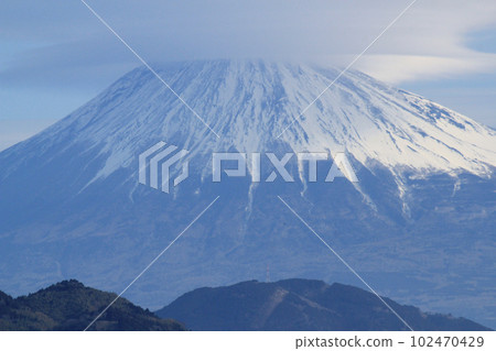 Mt.Fuji covered with clouds as seen from Shimizu Port 102470429
