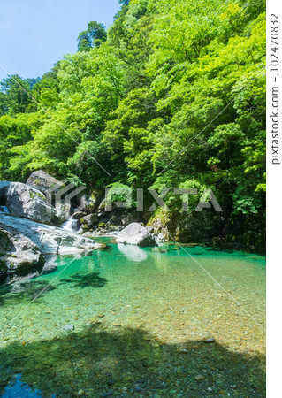 Yasui Valley (Niyodo Blue): Arao Valley Yasui Valley (Niyodo Blue): Arao Valley 102470832