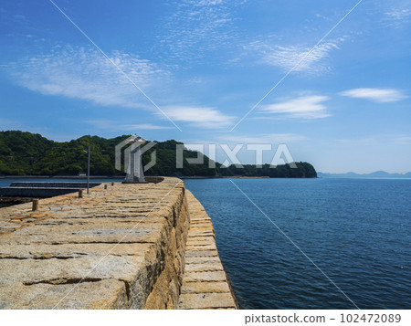 平靜的瀨戶內海堤防 平靜的瀨戶內海堤防 102472089