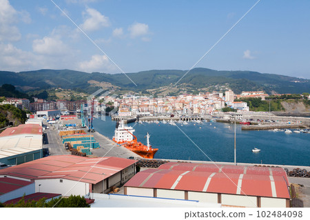 Bermeo harbour and settlement view, Spain Bermeo harbour and settlement view, Spain 102484098
