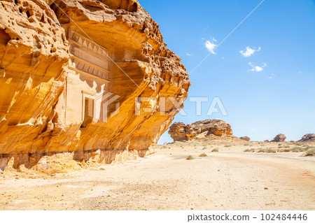 Jabal al ahmar tombs carved in stone, Al Ula, Saudi Arabia 102484446
