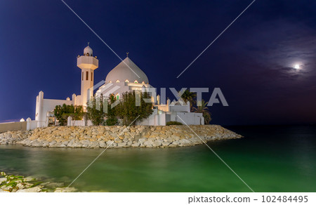 White Salem Bin Laden Mosque built on the island in the moonlight with sea, Al Khobar, Saudi Arabia White Salem Bin Laden Mosque built on the island in the moonlight with sea, Al Khobar, Saudi Arabia 102484495