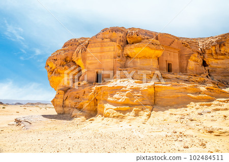 Jabal al ahmar tombs carved in stone, Al Ula, Saudi Arabia 102484511