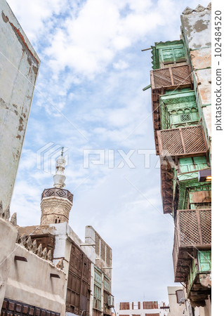 Al-Balad old town with traditional muslim houses and mosque, Jeddah, Saudi Arabia 102484520