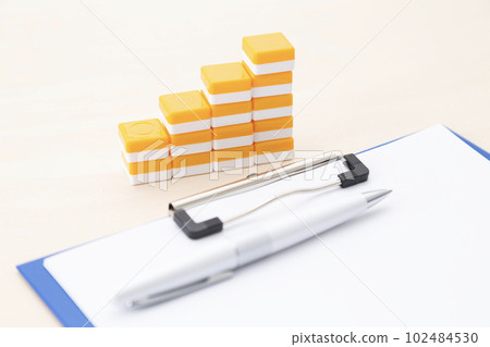 Analysis data marketing image 102484530