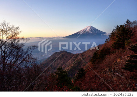 早上 5 在 Mitsutouge 102485122
