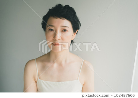 female, lady, woman 102487606