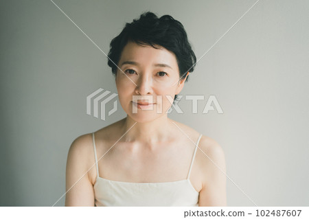 female, lady, woman 102487607