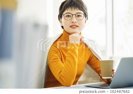 Very short fashionable career woman 102487682