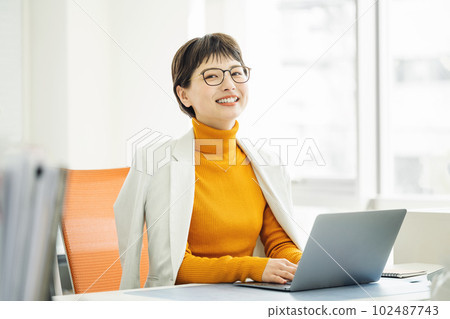 Very short fashionable career woman Very short fashionable career woman 102487743