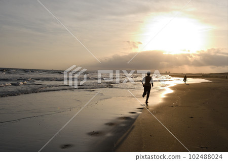 Shonan sunset in winter Shonan sunset in winter 102488024