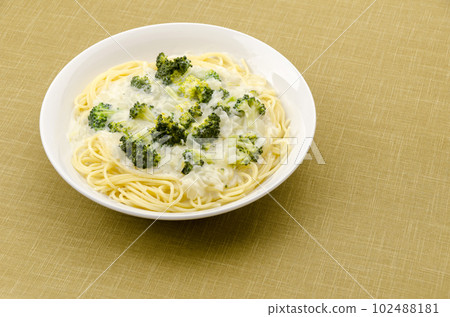 Broccoli cream pasta Broccoli cream pasta 102488181