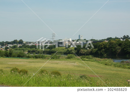 I walked along the Tama River 102488820