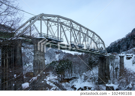【大糸線】1號姬川橋【下路曲普拉特桁架橋】 【大糸線】1號姬川橋【下路曲普拉特桁架橋】 102490188