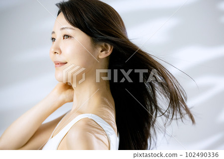 Hair care women treatment 102490336