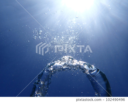 水下 水下 102490496