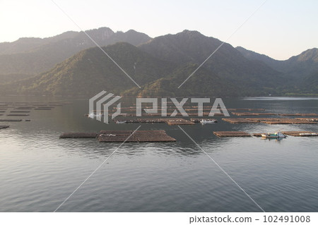 A spring day overlooking Akimiyajima A spring day overlooking Akimiyajima 102491008
