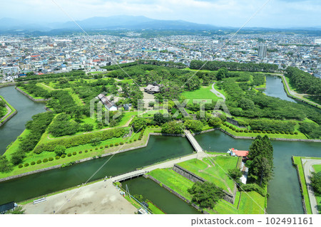 從北海道函館市五棱郭塔眺望函館五棱郭全景 從北海道函館市五棱郭塔眺望函館五棱郭全景 102491161