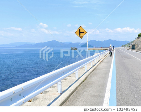在海邊的自行車道 在海邊的自行車道 102495452