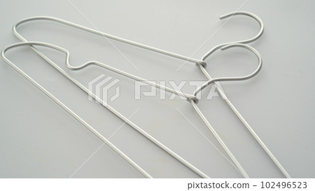 simple aluminum hanger 102496523