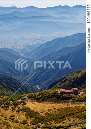 Senjojiki Cirque with autumn leaves seen from Mt.Hoken in the Central Alps 102499815