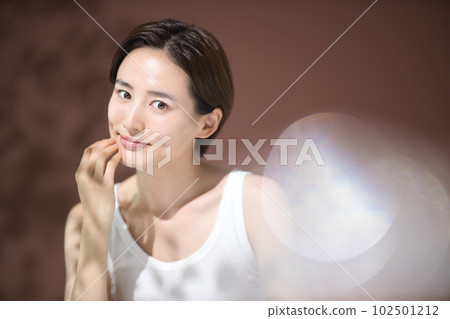 Beauty of young women 102501212