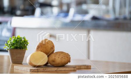 kitchen and potatoes 102505688