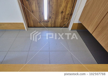 Entrance, storage, door, dirt floor 102507788