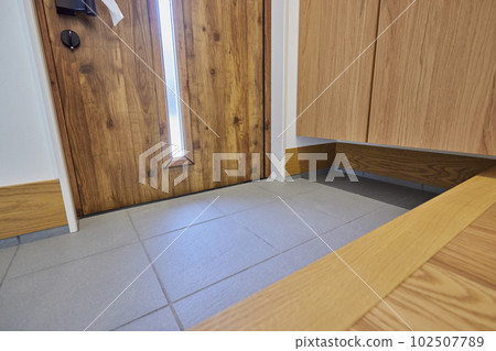 Entrance, storage, door, dirt floor 102507789