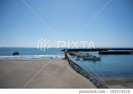 Oiso Port Aozora Ship Mural 102514528