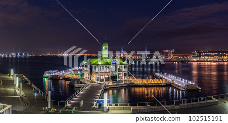 Night view of Pukarisan Bridge in Minatomirai, Yokohama 102515191