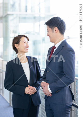 商務男人和女人的肖像 102517001