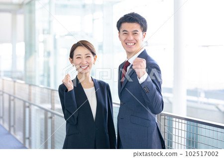 商務男人和女人膽量構成 102517002