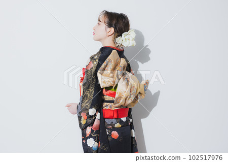 Black furisode bride 102517976