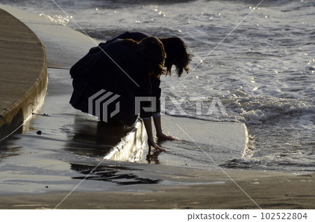 沙灘上的高中女生 沙灘上的高中女生 102522804