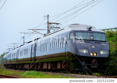 DISCOVER KYUSHU EXPRESS 36 plus 3 DISCOVER KYUSHU EXPRESS 36 plus 3 102523209