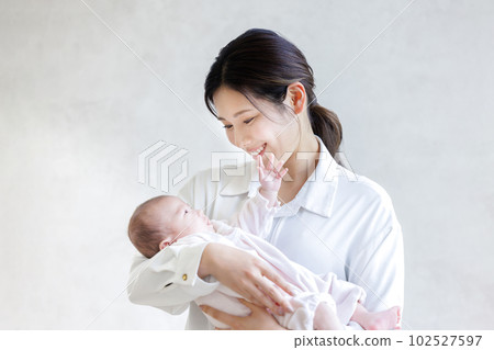 抱著我的寶寶和媽媽 102527597