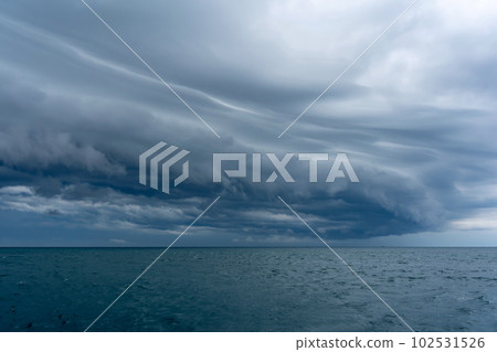 Storm on the sea before rain 102531526