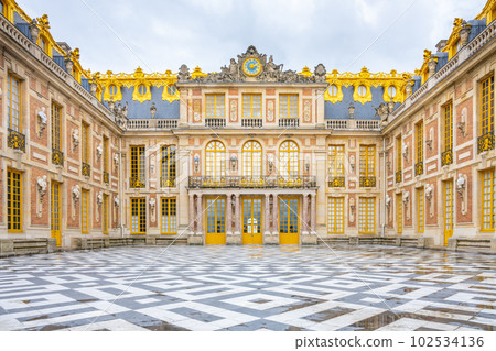 Paved Courtyard of Chateau Versailles near Paris, France 102534136