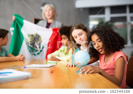 classroom, language, teacher 102544189