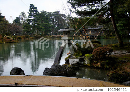 金澤文化財產指定庭園特別名勝兼六園琴寺燈籠 金澤文化財產指定庭園特別名勝兼六園琴寺燈籠 102546431